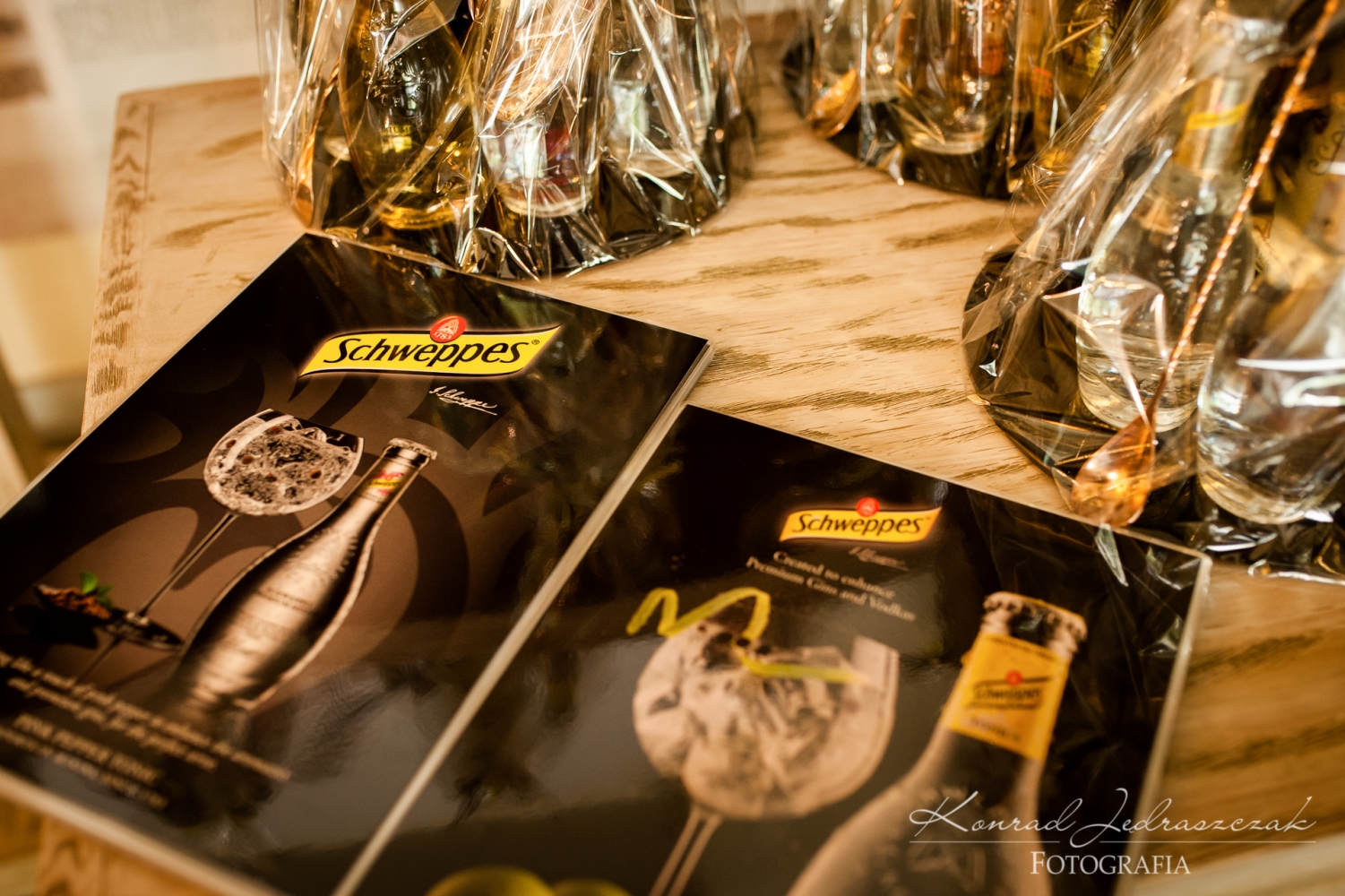 Schweppes premium mixer Bar Max