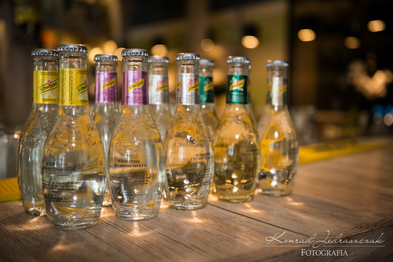 Schweppes premium mixer Bar Max