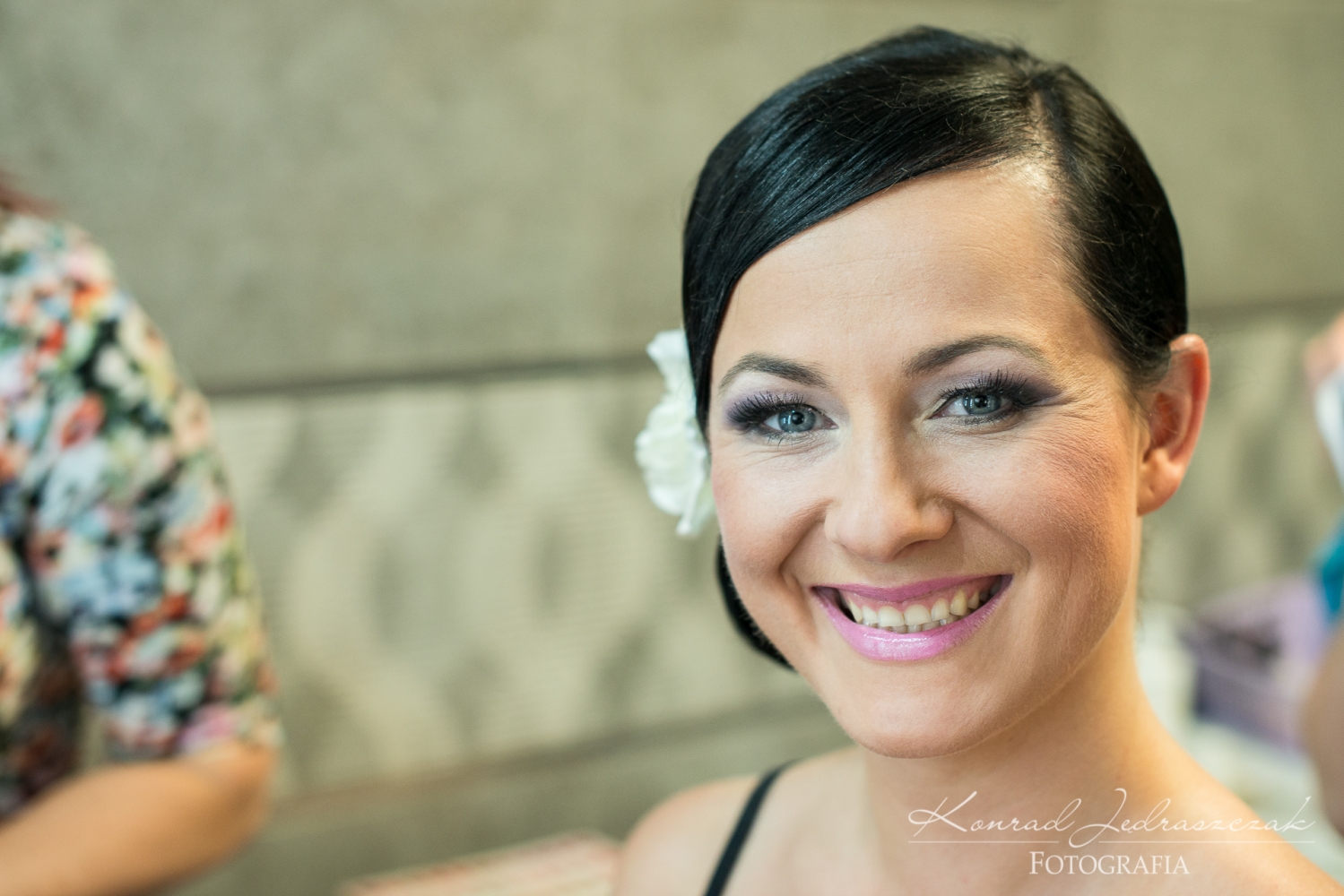 Fotografia Ślubna przygotowania Panny Młodej makijaż ślubny